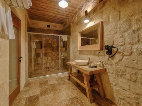Solem Cave Suites