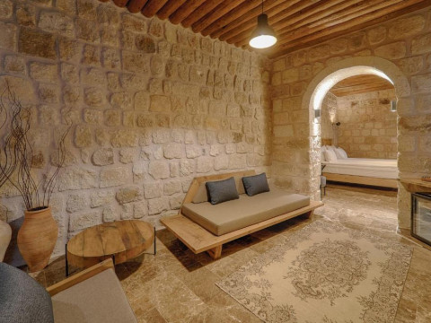 Solem Cave Suites