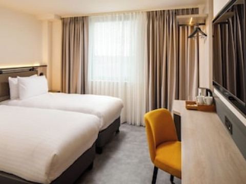SOUTHGATE HOTEL LONDON