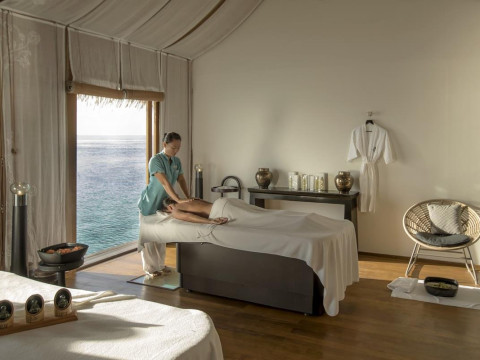 Constance Moofushi Maldives