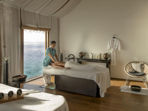 Constance Moofushi Maldives