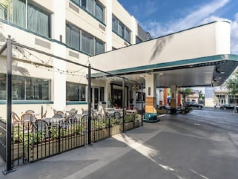 ST CHARLES COACH HOUSE, ASCEND HOTEL COLLECTION