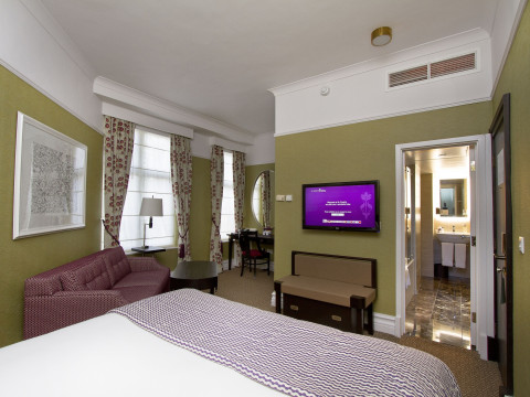 ST ERMINS HOTEL