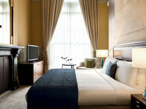 ST. PANCRAS LONDON AUTOGRAPH COLLECTION