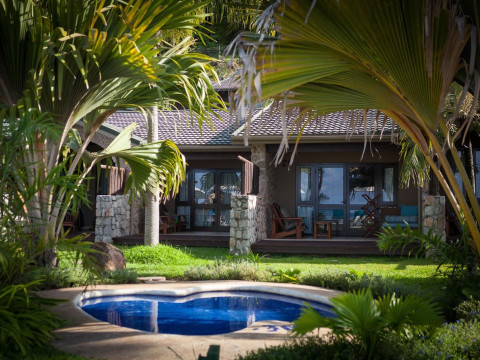Coco De Mer & Black Parrot Suites