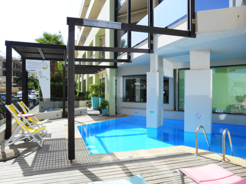STERIS ELEGANT HOTEL APARTMENTS