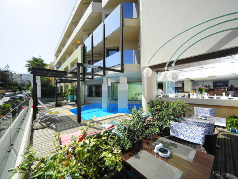 STERIS ELEGANT HOTEL APARTMENTS