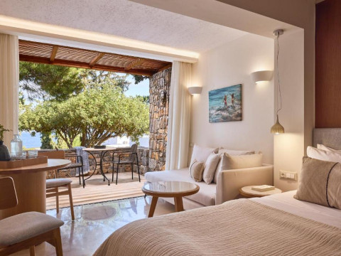 ST.NICOLAS BAY RESORT HOTEL & VILLAS
