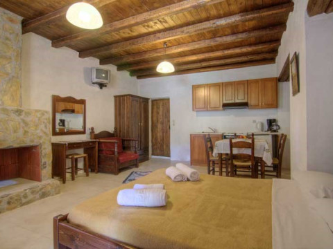 STONE VILLAGE-  PETRINO CHORIO