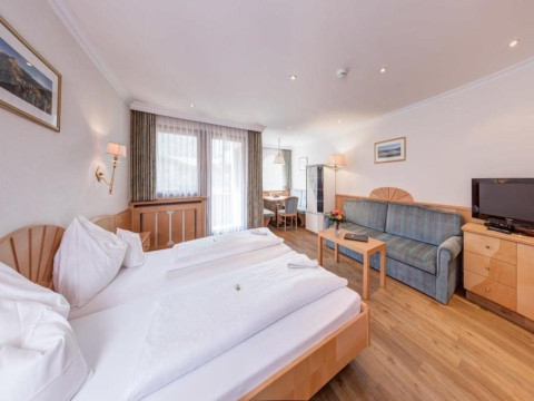 STRASS HOTEL DEPENDANCE