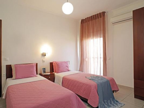 Stratos Hotel