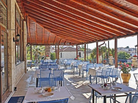 Stratos Hotel