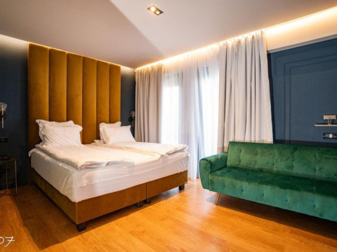 . COSMOPOLITA Boutique Hotel 