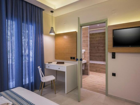 Summer Beach Hotel