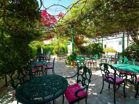Summery Hotel