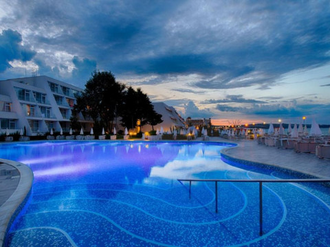 Suneo Helios Beach (ex Luca Helios) - book