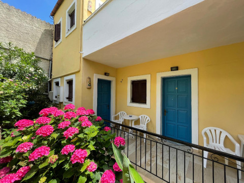 Sunflower Apartments & Studios