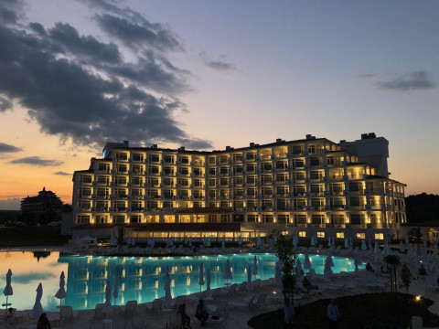 SUNRISE BLUE MAGIC RESORT