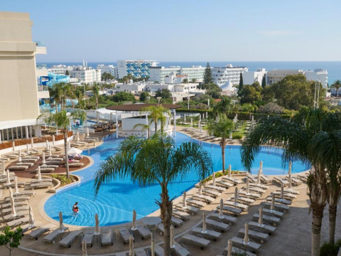 Sunrise Oasis Hotel