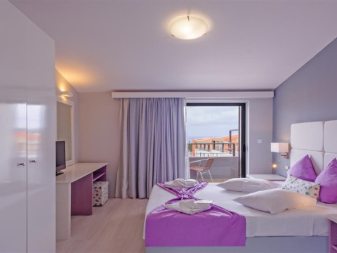 SUNRISE VILLAGE HOTEL