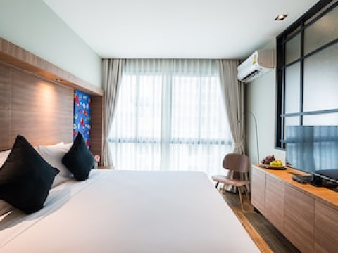 Sunshine Hip Hotel