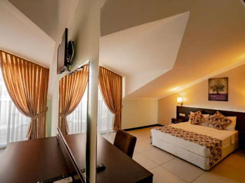 Sunshine Holiday Resort