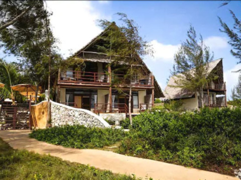 SUNSHINE MARINE LODGE