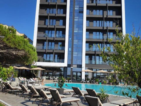 Hotel And Spa Supreme
