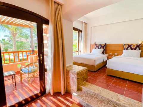 TAMRA BEACH RESORT_