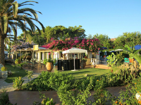 Tara Beach Hotel