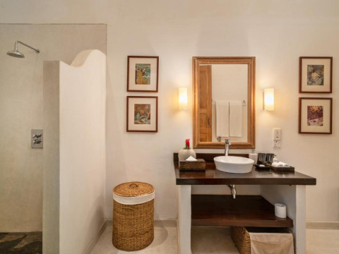 Taru Villas Rampart Street
