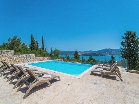 Teachers' Rock Luxury Residence
