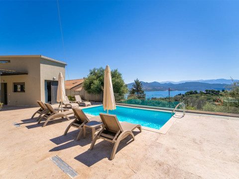 Teachers' Rock Luxury Residence