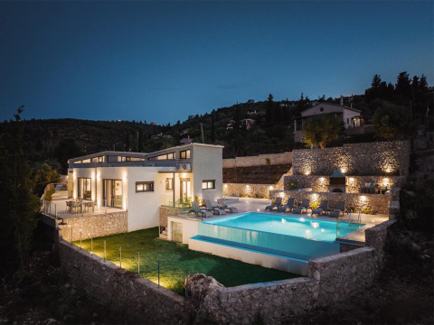 Teachers' Rock Luxury Residence