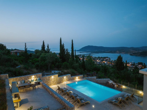 Teachers' Rock Luxury Residence