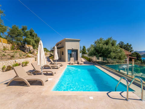 Teachers' Rock Luxury Residence