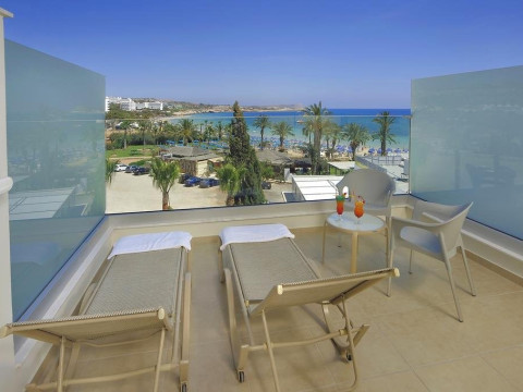 Nelia beach