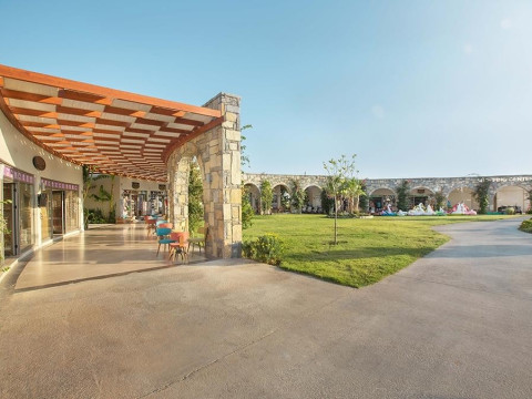 Aquasis Deluxe Resort Spa