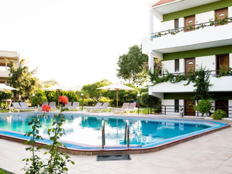 Terinikos Sunny Garden Hotel & Junior Suites