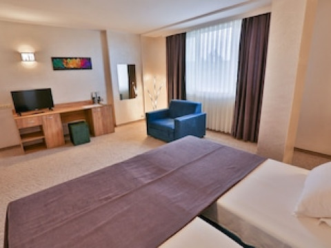 TERRA EUROPE BRONTES HOTEL