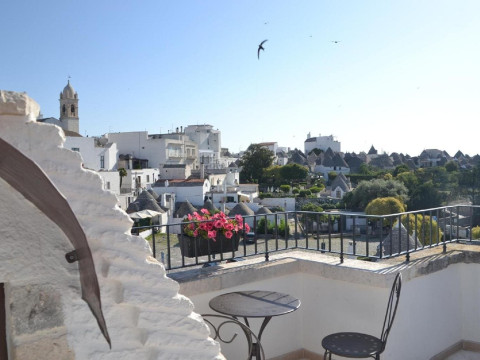 TERRAZZA SUI TRULLI (BARI PROVINCE, 56 KM FROM BARI CITY)