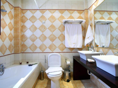 TESORO HOTEL - NIKIANA