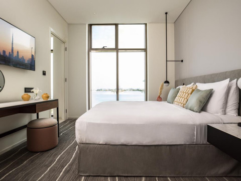 Th8 Palm Dubai Beach Resort Vignette Collection