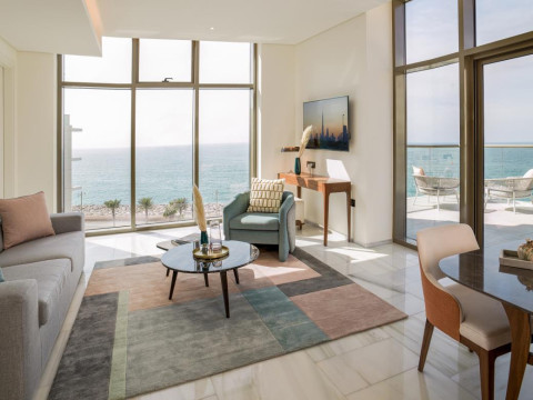 Th8 Palm Dubai Beach Resort Vignette Collection