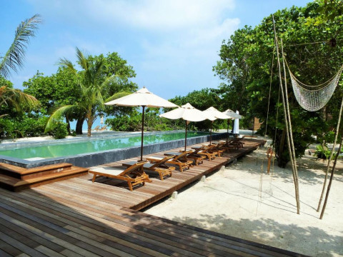 THE BAREFOOT ECO HOTEL