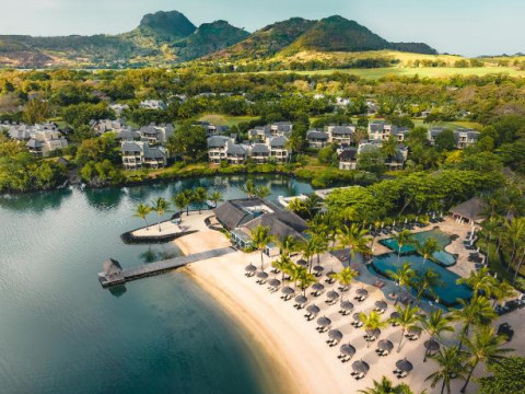 The Bay Club at Anahita