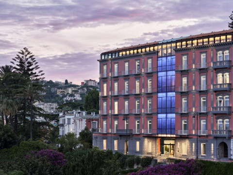 The Britannique Hotel Naples, Curio Collection By Hilton