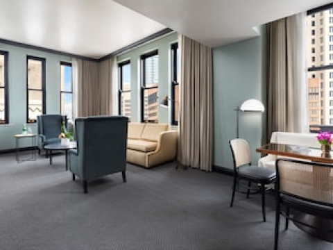 THE CANDLER HOTEL ATLANTA, CURIO COLLECTION BY HILTON