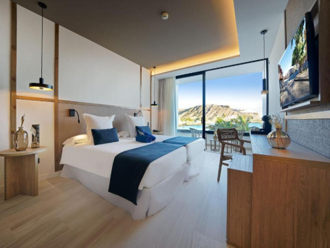 THE CITY HOTEL