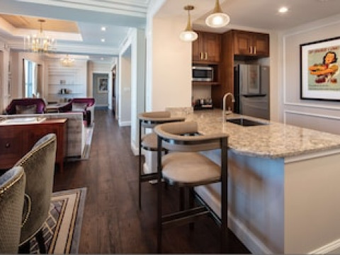THE HIGGINS HOTEL NEW ORLEANS, CURIO COLLECTION BY HILTON